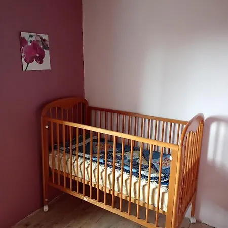 Familial A Proximite D'une Mini Ferme